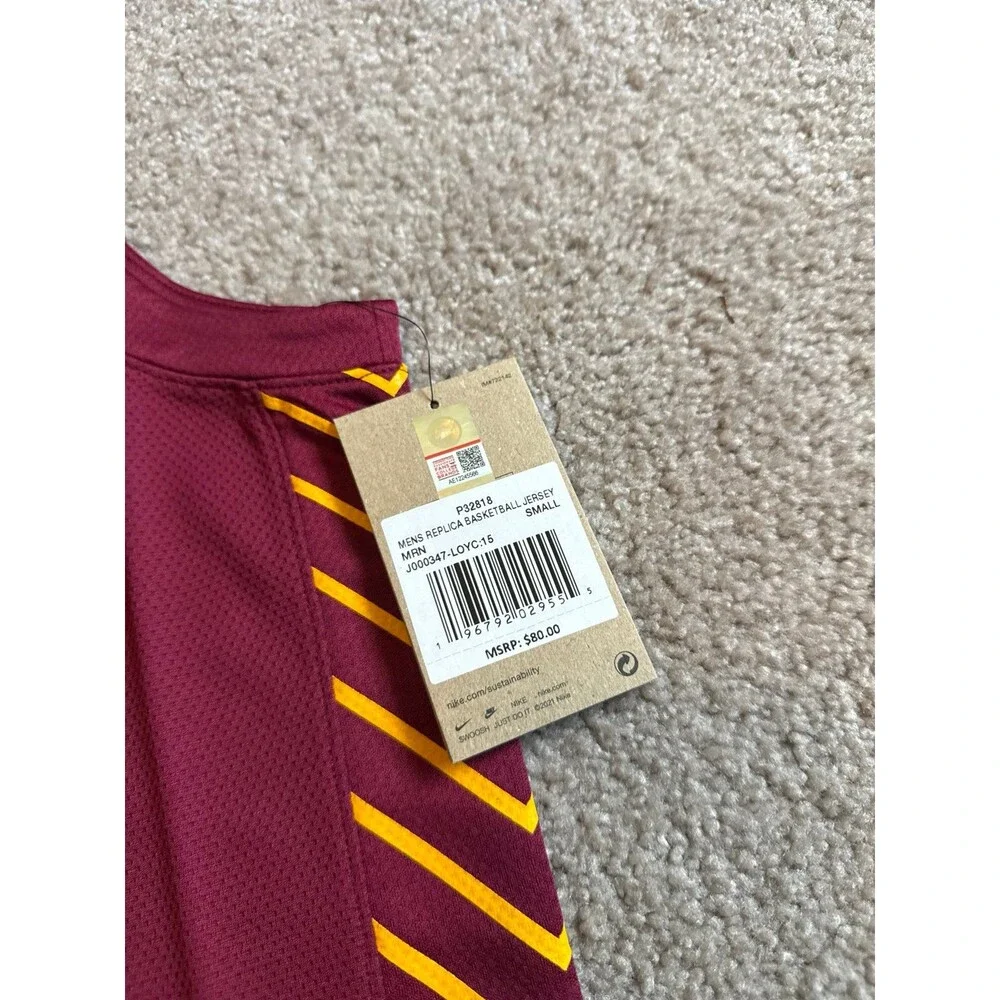 Loyola Chicago Ramblers Men’s Nike NWT Basketball Jersey Size Small